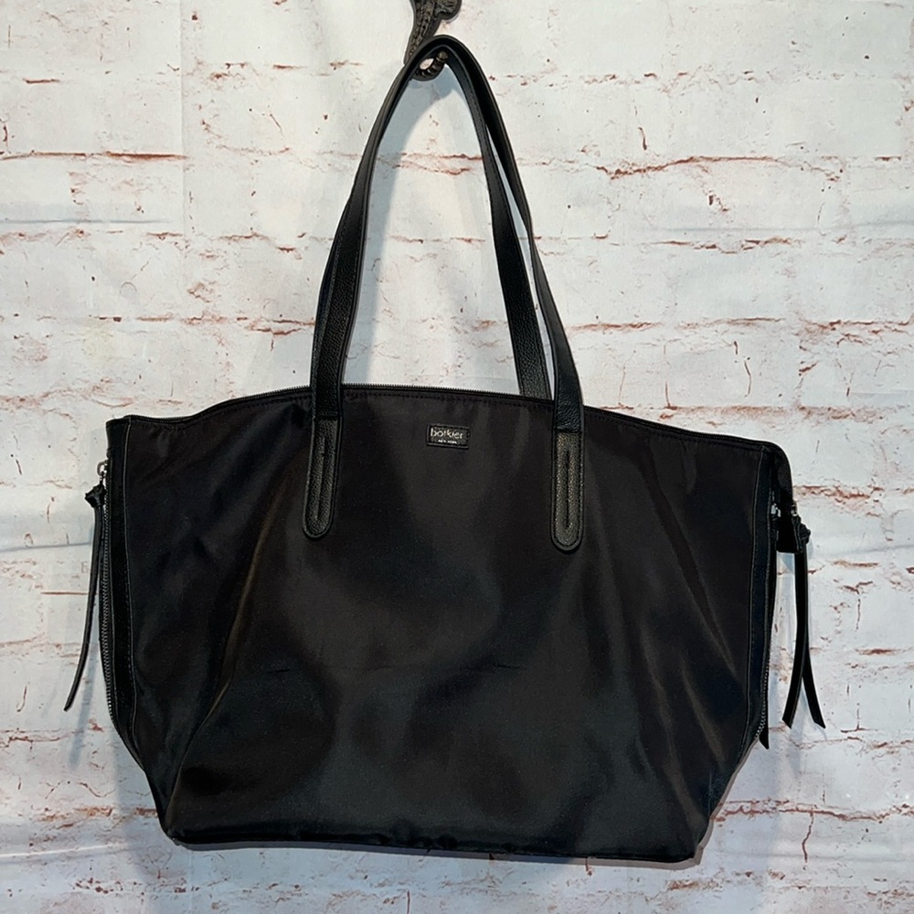 Botkier Black Nylon Tote Weekender Bag Zipper Travel Carry On Zipper Detail